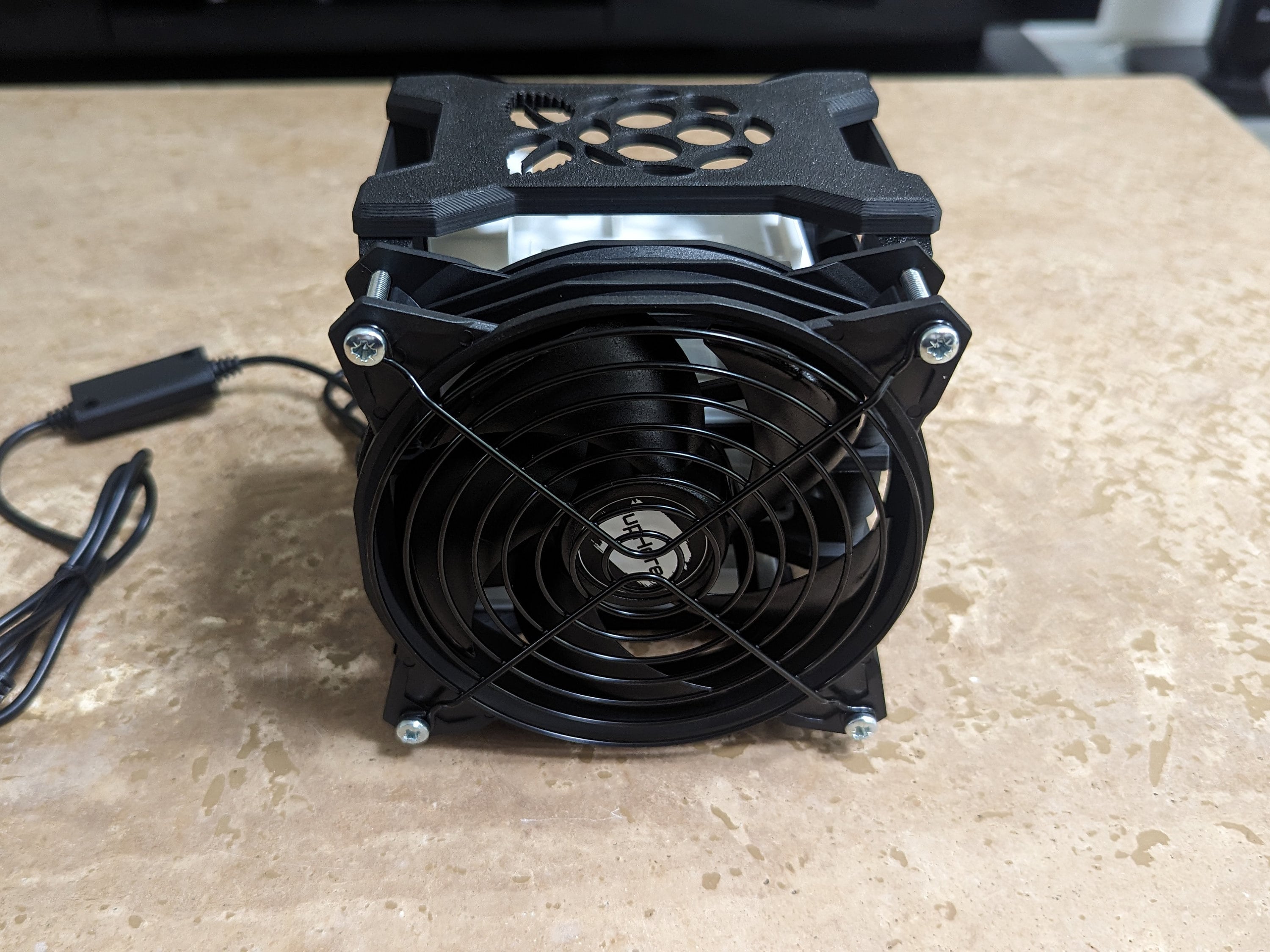 Raspberry Pi Cluster Case für Pi 5, 4B, 3B - Stapelbares Server-Rack mit 3-Gang-Lüfter - Thermomodul mit hohem Luftstrom