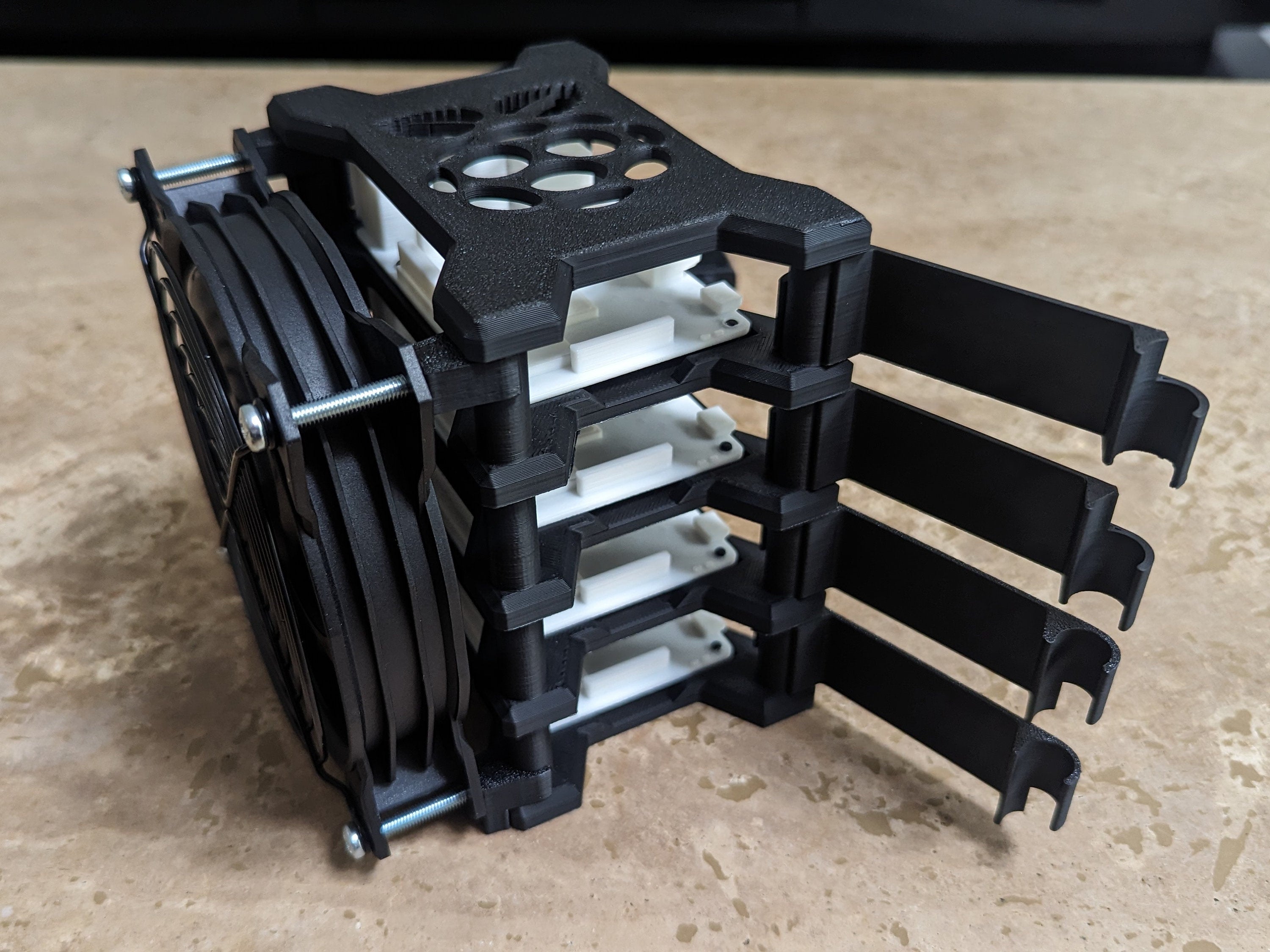 Raspberry Pi Cluster Case für Pi 5, 4B, 3B - Stapelbares Server-Rack mit 3-Gang-Lüfter - Thermomodul mit hohem Luftstrom